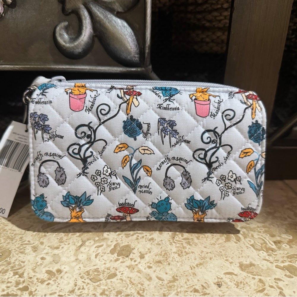 NWT! Auth Vera Bradley Harry Potter "All In One" Crossbody bag